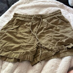 Universal Thread Olive Cargo Shorts